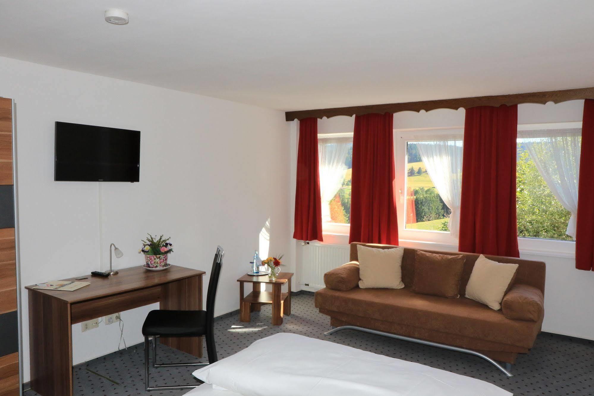 Hotel Landgasthof Adler Altenrond Екстериор снимка