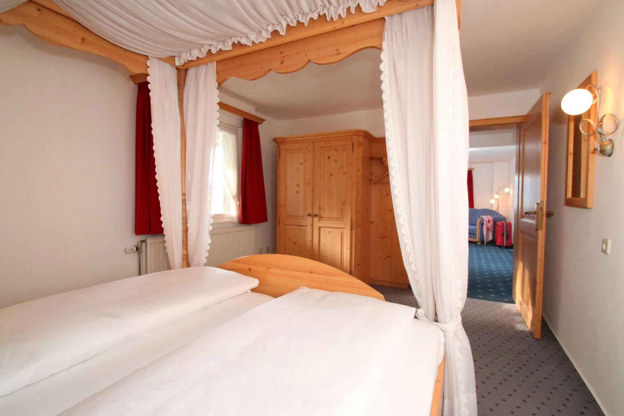 Hotel Landgasthof Adler Altenrond Екстериор снимка